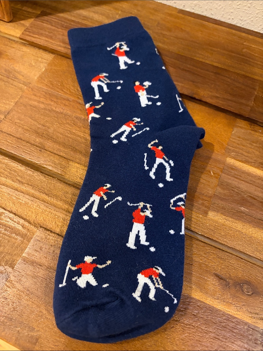 Men's Navy Golf Pattern Crew Socks - Red & White Accent